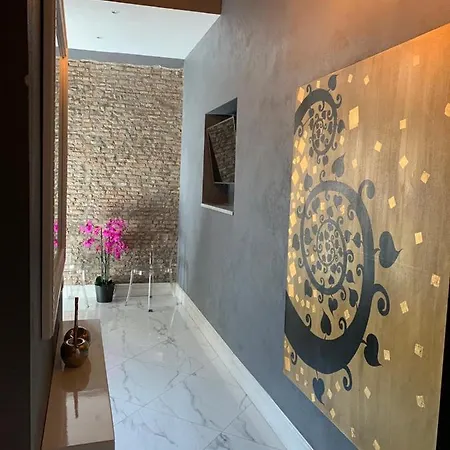 فندق مبيت وإفطار Rhome Luxury