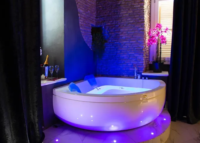 לינה וארוחת בוקר Rhome Luxury