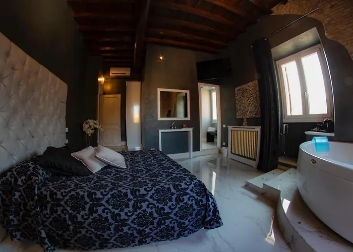 לינה וארוחת בוקר Rhome Luxury