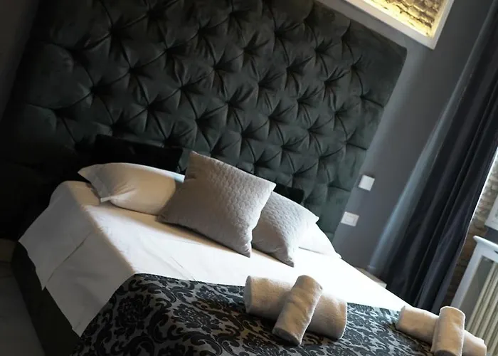 Rhome Luxury לינה וארוחת בוקר 4*